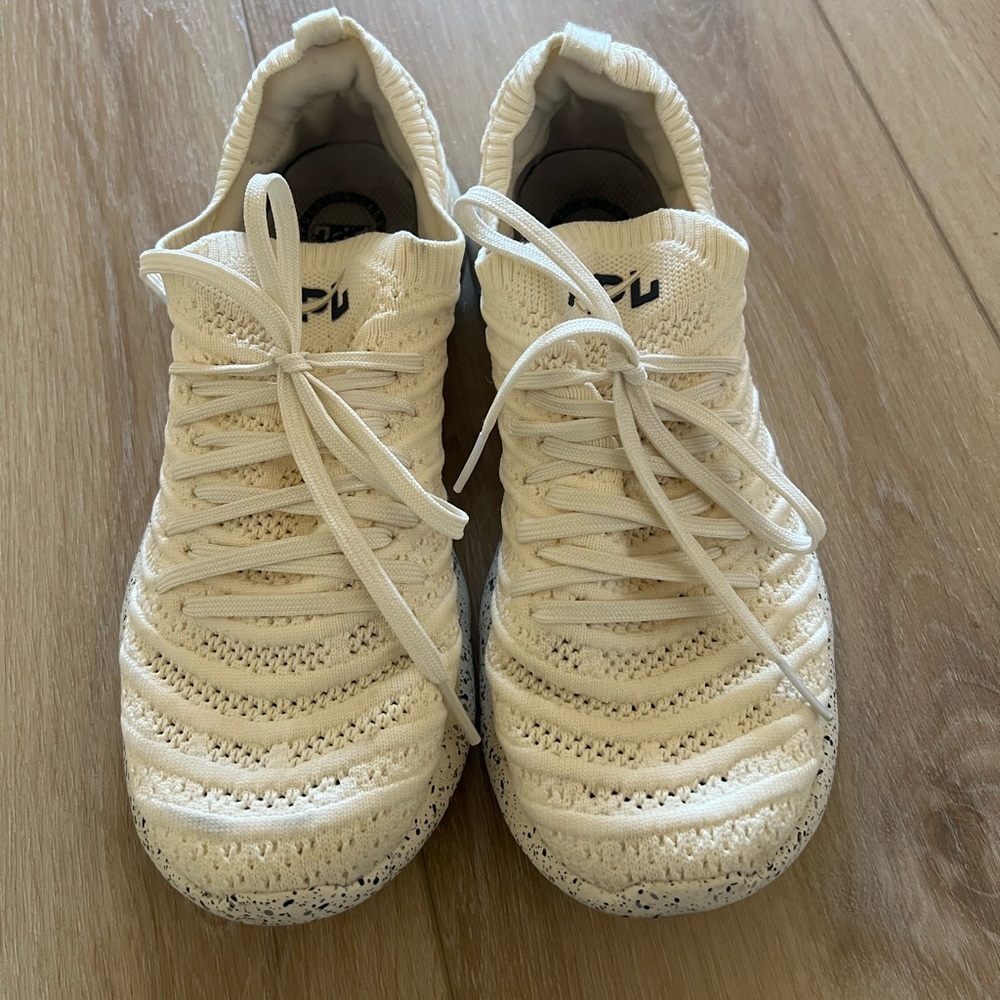 Women’s techloom sneakers